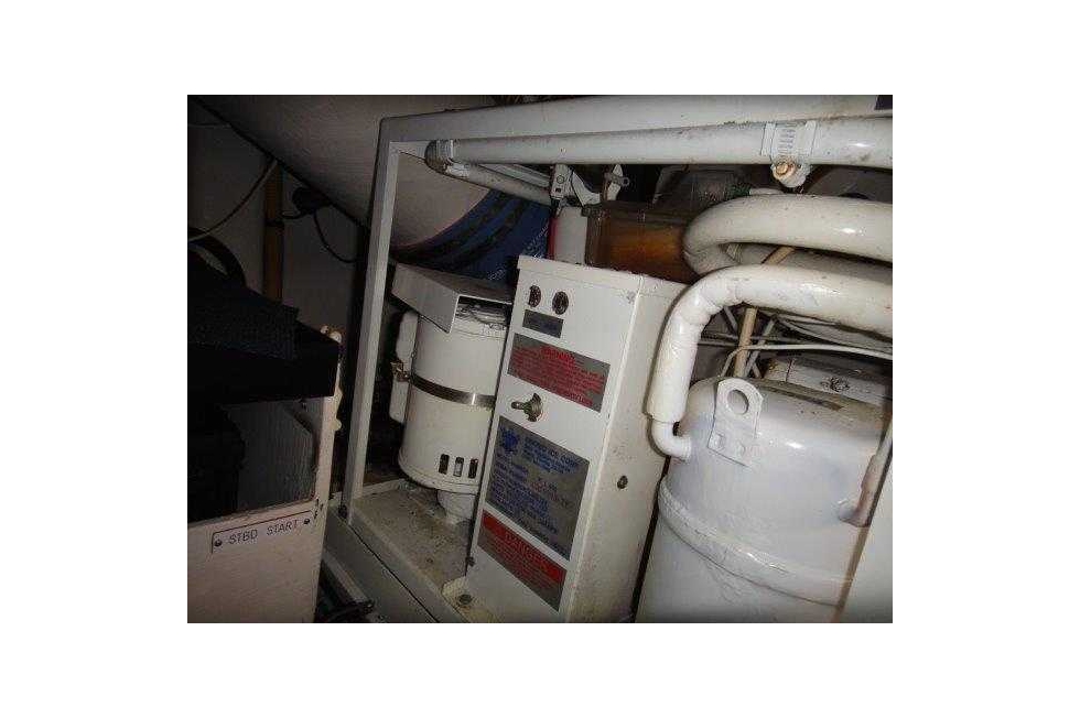 2004 Riviera 58' Enclosed Bridge