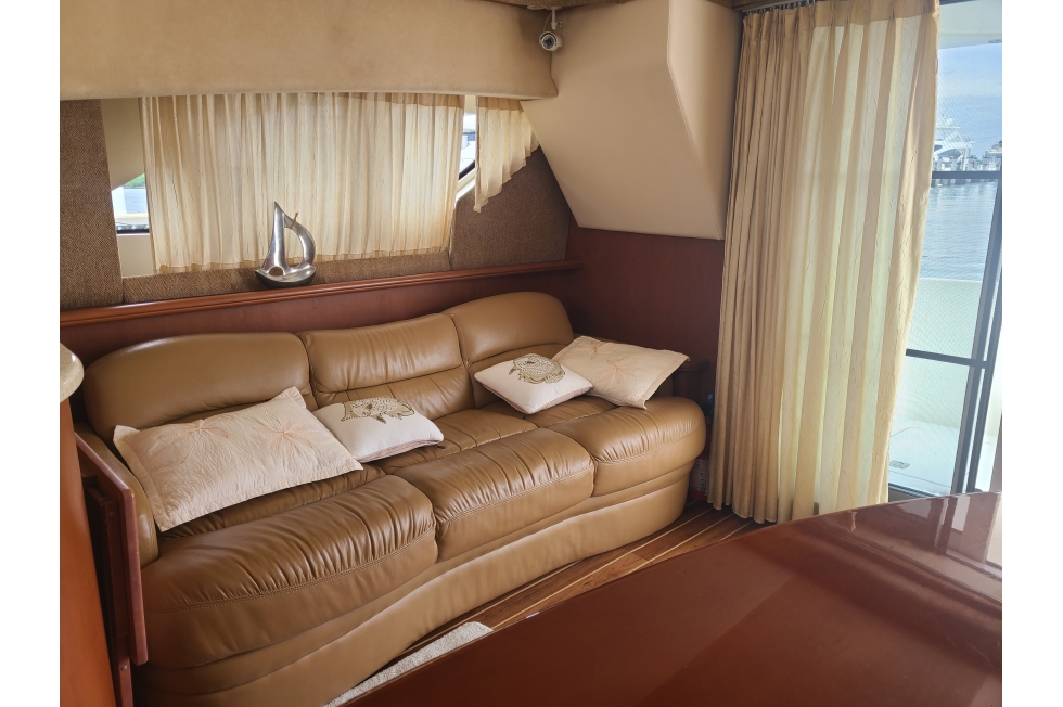 2005 Silverton 380 Sport Bridge