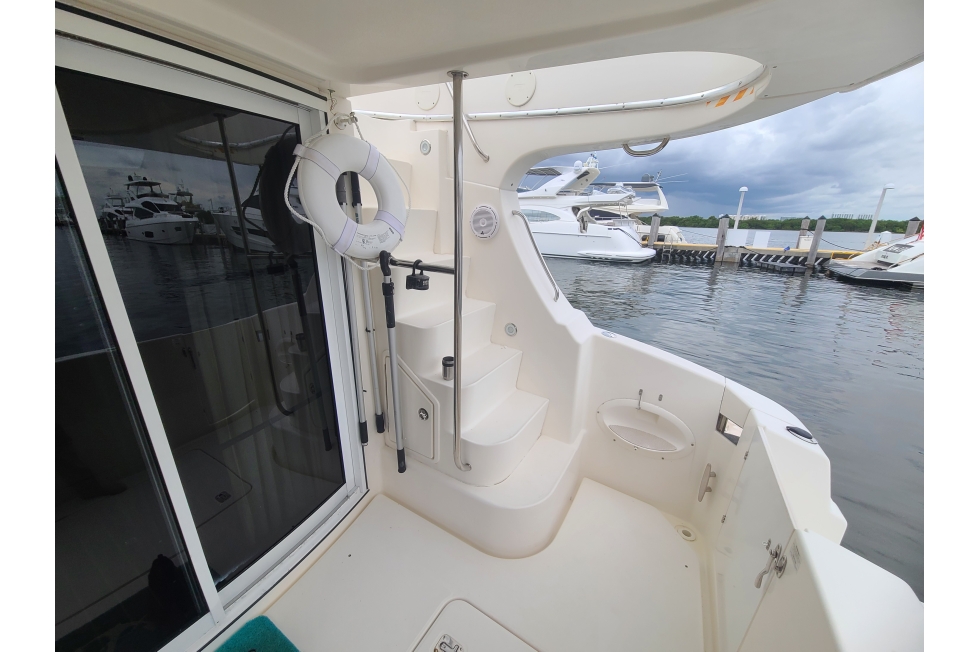 2005 Silverton 380 Sport Bridge